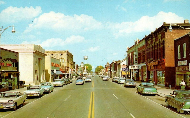 Alma - Old Postcard Of Downtown Alma (newer photo)